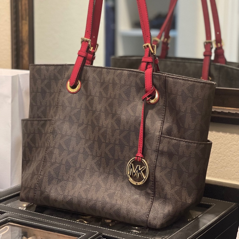 Michael Kors Signature tote